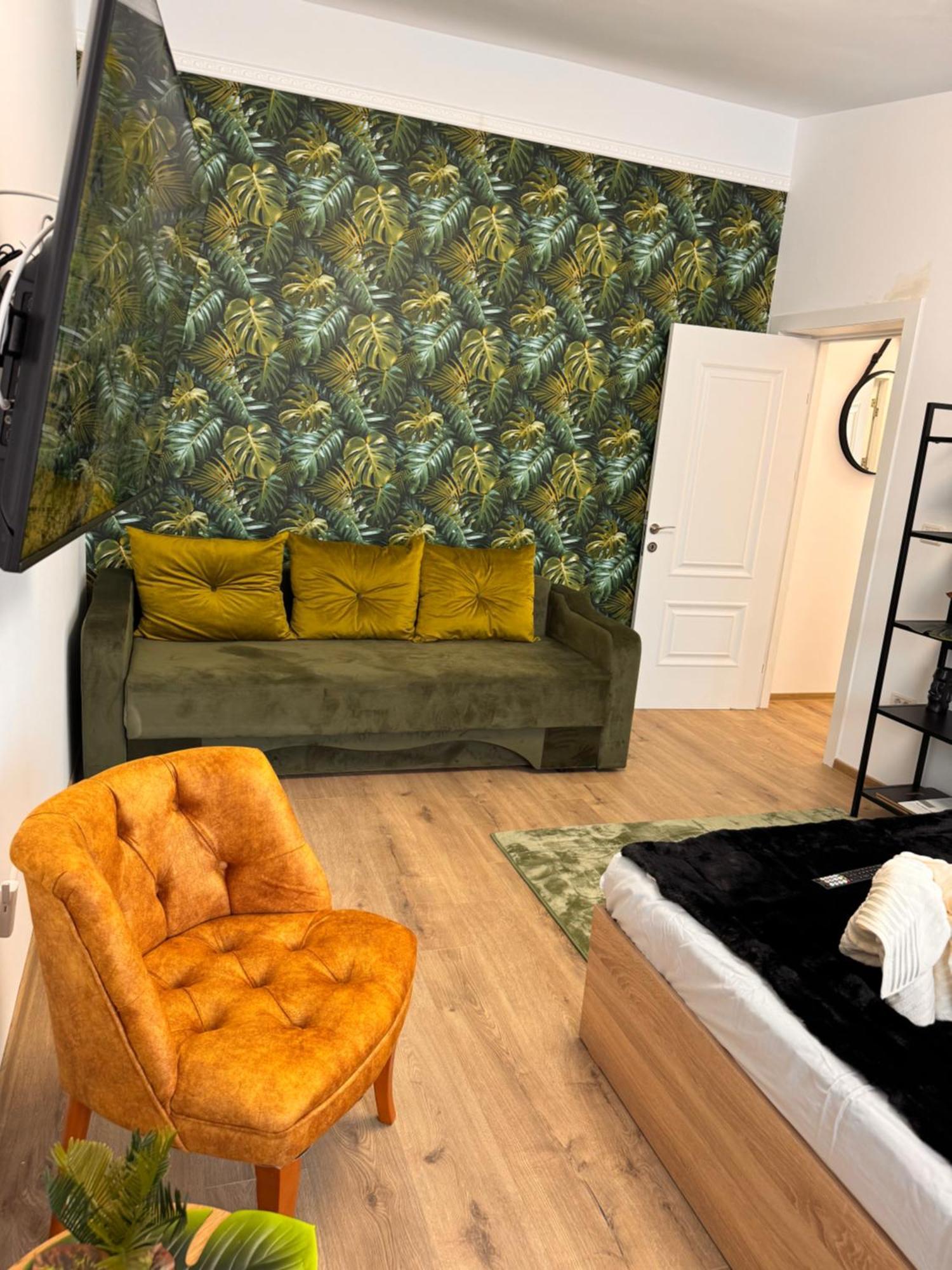 Jungle Loft Apartment Suceava Ngoại thất bức ảnh