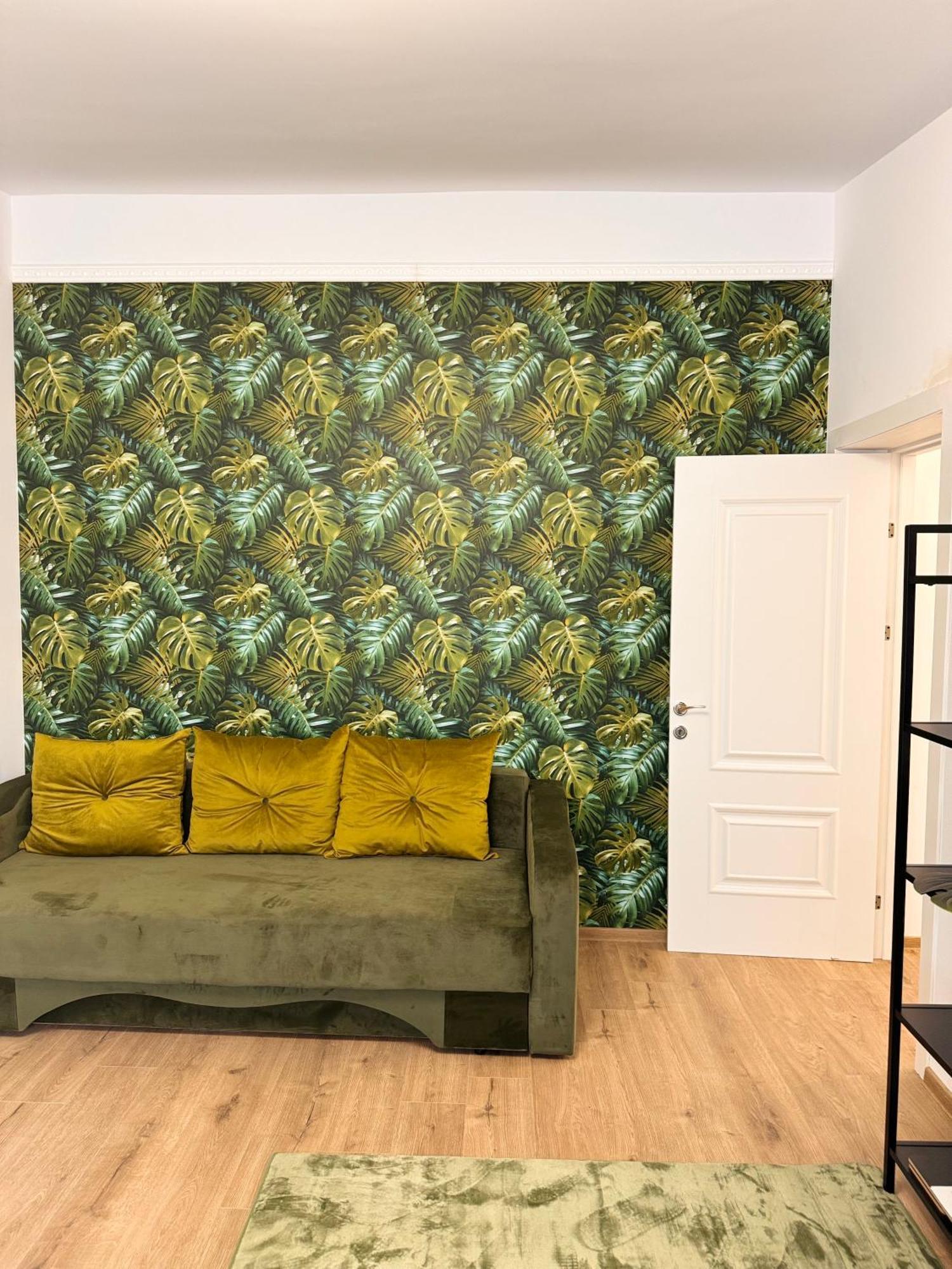 Jungle Loft Apartment Suceava Ngoại thất bức ảnh